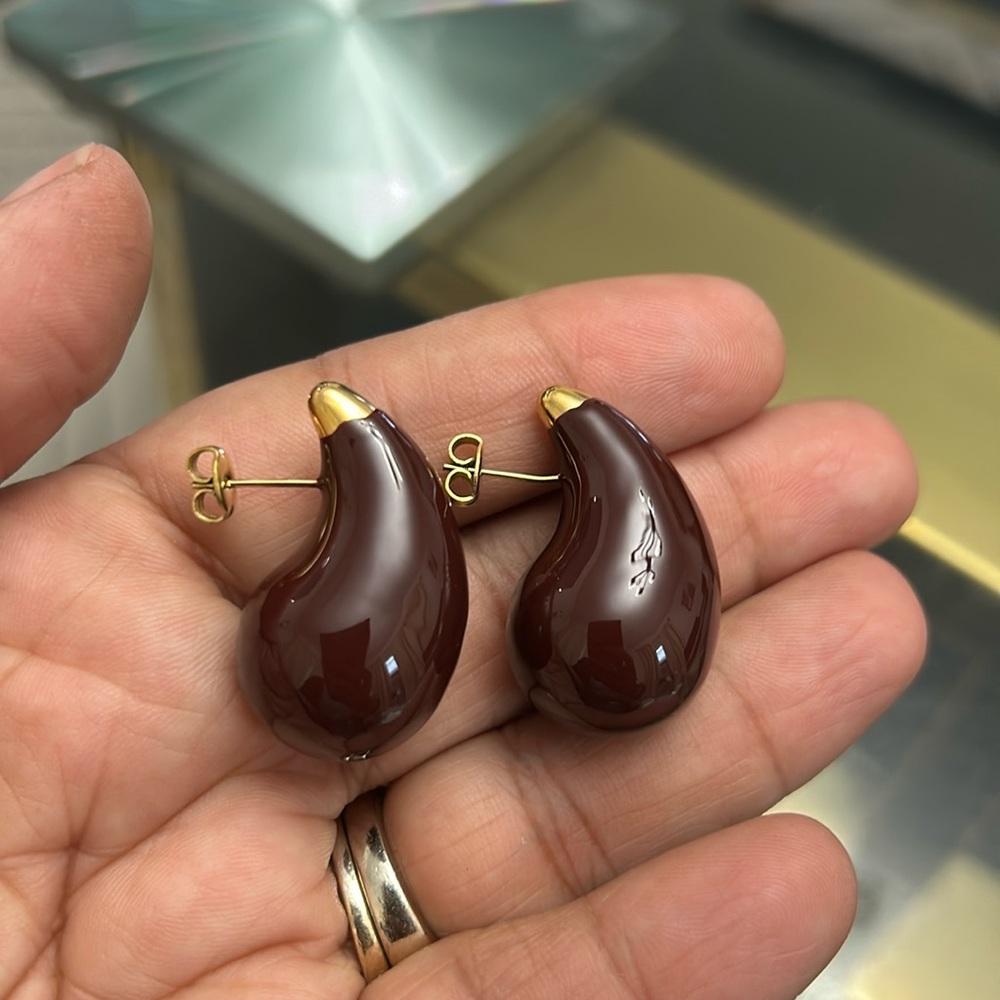 Brown and gold tip earring